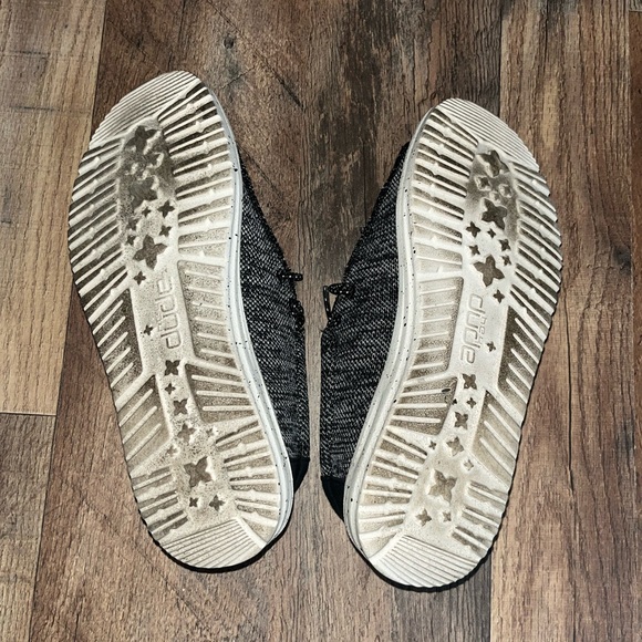 Hey Dude Shoes - Picture 6 of 6